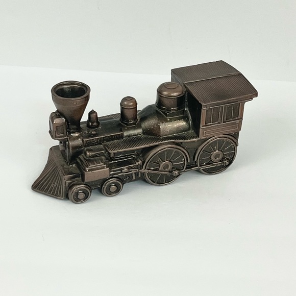 Vintage 1974 Banthrico Chicago Metal Train Coin Money Bank - Picture 8 of 11